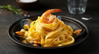 Tagliatelle di mare: scopri la ricetta del crudo di pesce barese!